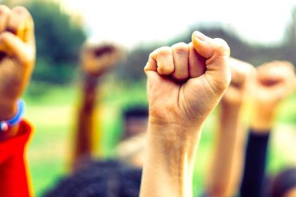 Violencia contra liderazgos cae en sectores sociales y comunales pero repunta con fuerza en el politico