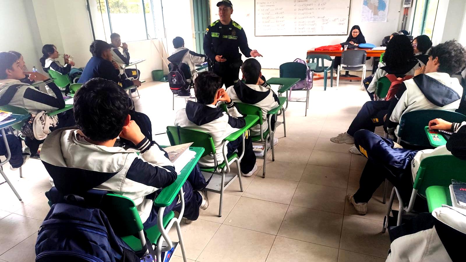 Alerta en colegios de La Sabana Policia refuerza prevencion contra acoso drogas y amenazas digitales3