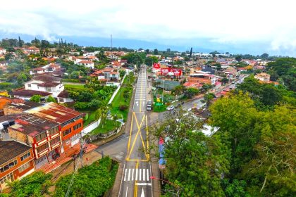 Alerta en la via Mosquera La Mesa lluvias y derrumbes obligan a extremar precauciones