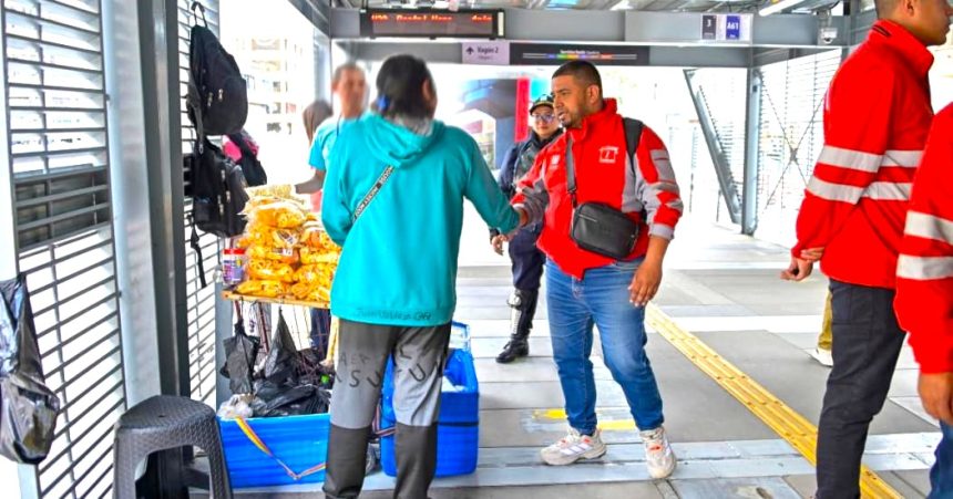 Bogota refuerza operativos en TransMilenio sobre la Caracas para frenar evasion y recuperar el orden1