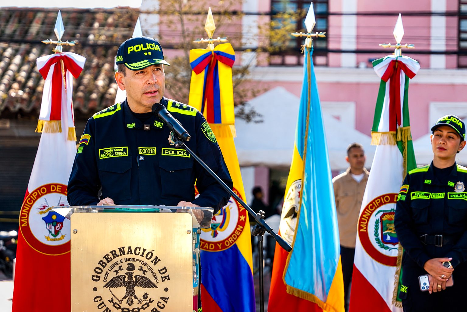 Cundinamarca aumenta pie de fuerza con 450 policias2