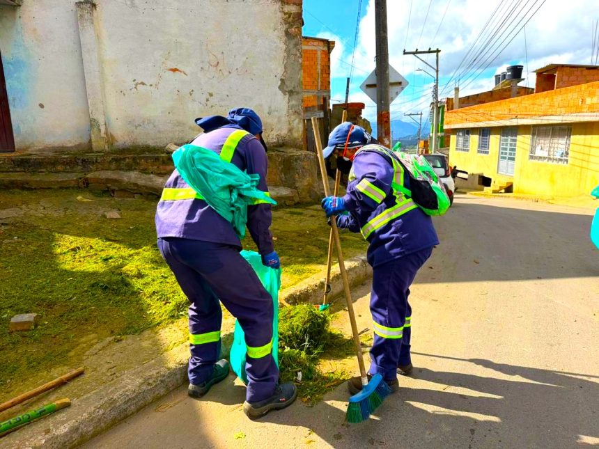EPZ avanza con jornadas de limpieza y recuperacion urbana en barrios y zonas rurales1 1
