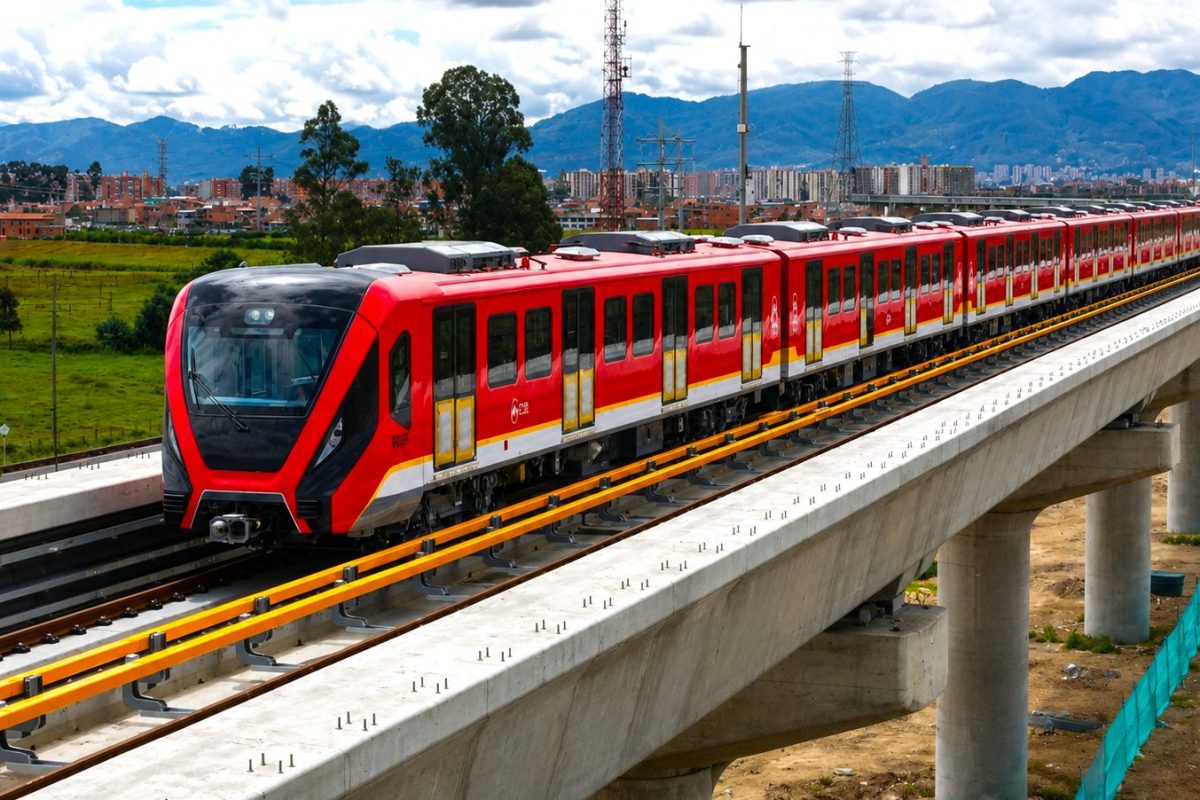 Metro de Bogota inicia pruebas sobre el viaducto trenes ya recorren tramo elevado de la Linea 1