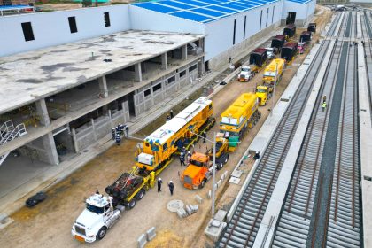 RegioTram de Occidente acelera obras en Cundinamarca con llegada de maquinaria ferroviaria a Facatativa