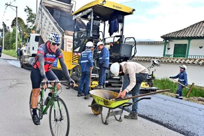 Avanza en la rehabilitación de 9 kilómetros de la vía Zipaquirá–Nemocón con una inversión superior a los $8.000 millones 12