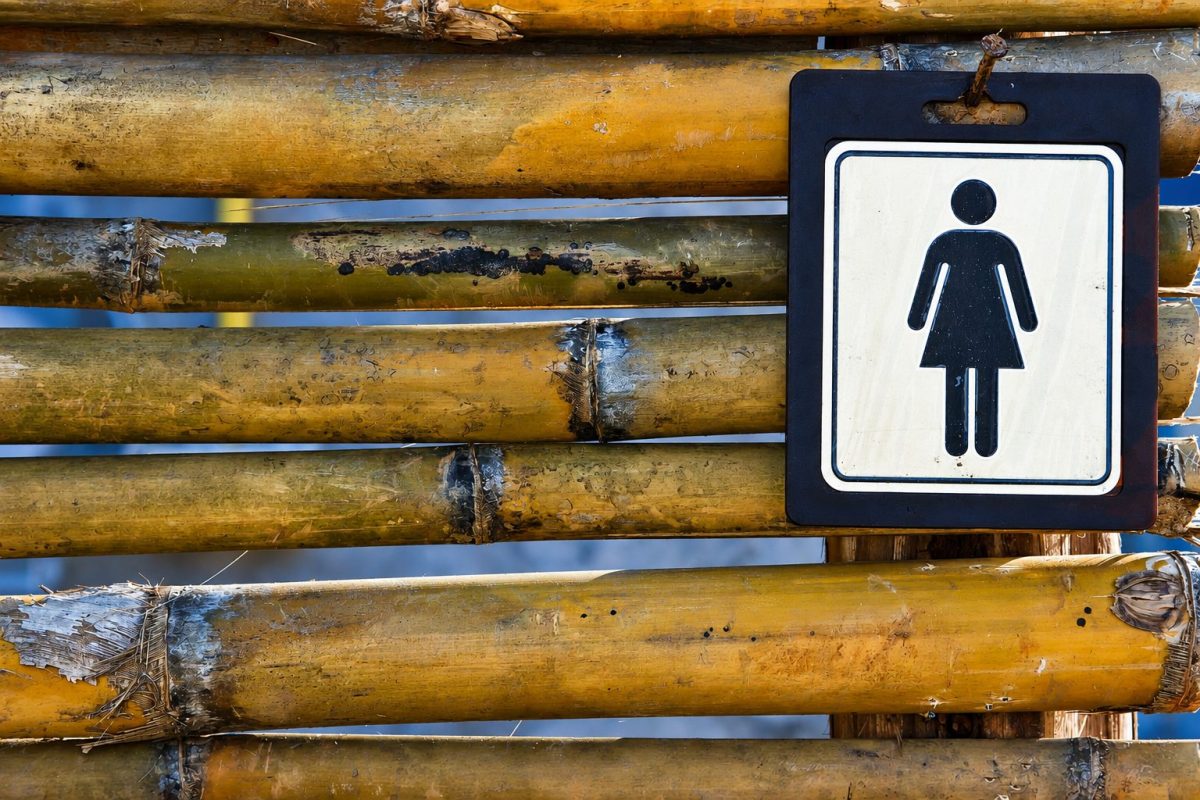 Baños demolidos, obras suspendidas y más de 120 estudiantes afectados en colegio rural de Cundinamarca 10