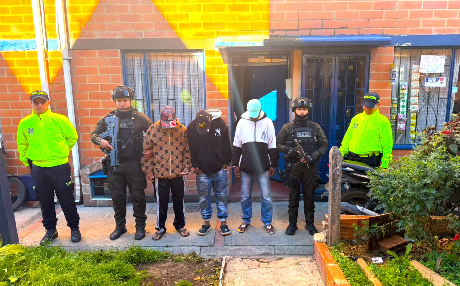 Capturan en El Rosal a tres presuntos integrantes de “Los Costeños” y les decomisan armas y drogas 20