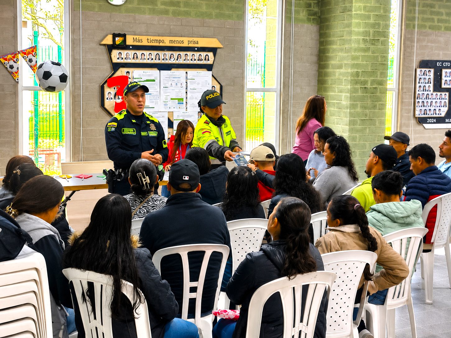 Padres de familia en Sopo reciben orientacion sobre proteccion de ninos y adolescentes ante riesgos en redes sociales
