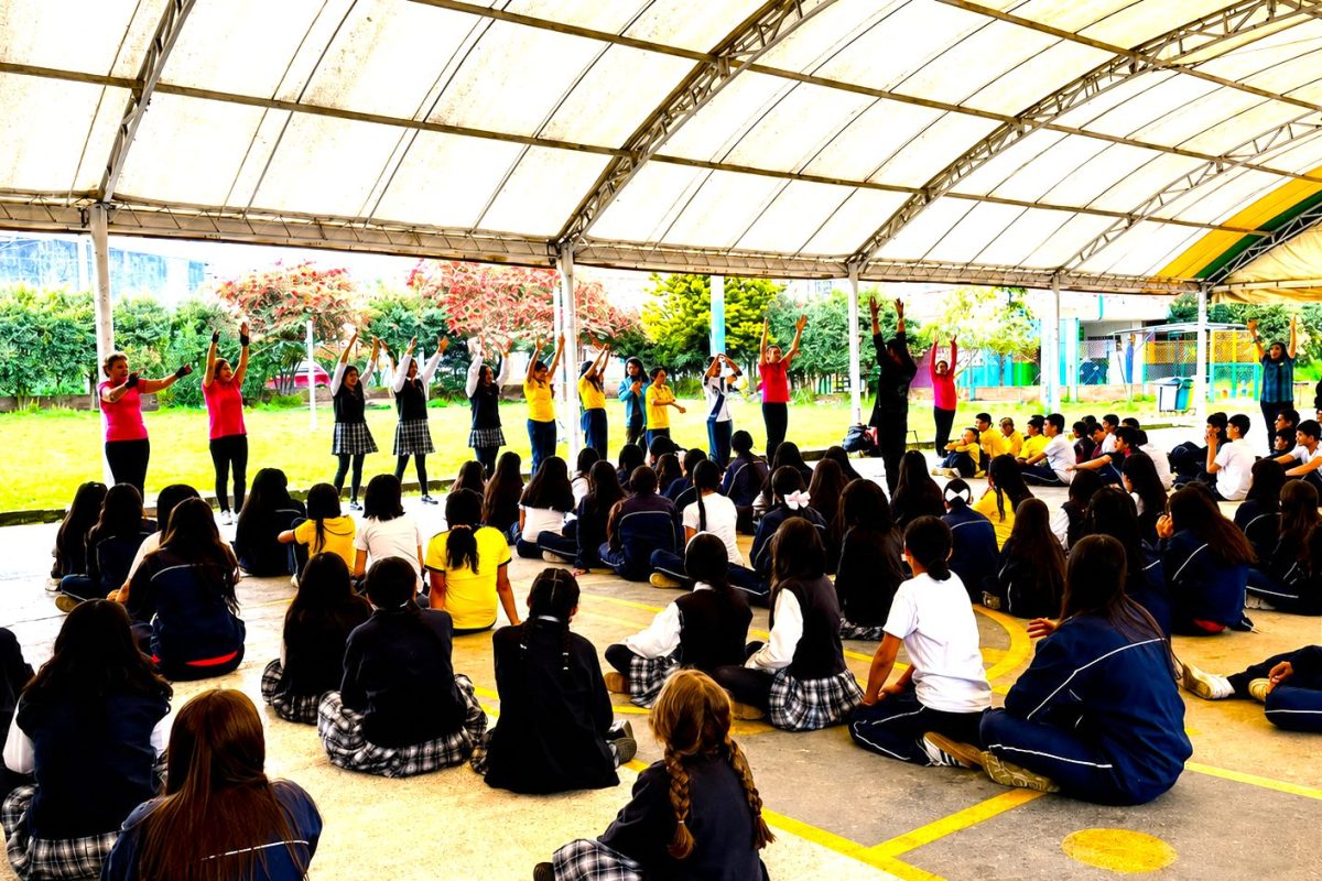 Yoga en Chía: estudiantes participaron en una jornada enfocada en la salud mental y el bienestar integral 11 Yoga en Chía: estudiantes participaron en una jornada enfocada en la salud mental y el bienestar integral 10