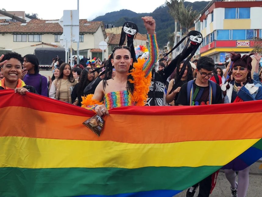 Sabana Pride 2026 confirma su marcha para este 11 de julio en Zipaquirá bajo el lema "Nuestra voz no se esconde, orgullo que responde" 1 Sabana Pride 2026 confirma su marcha para este 11 de julio en Zipaquirá bajo el lema "Nuestra voz no se esconde, orgullo que responde"