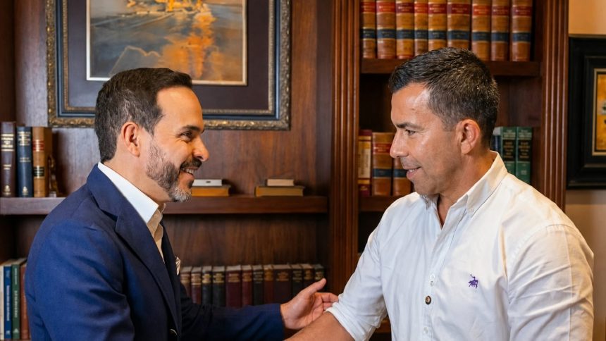 El presidente electo de Colombia, Abelardo de la Espriella (izquierda), durante un encuentro con el gobernador de Cundinamarca, Jorge Emilio Rey Ángel en Barranquilla. Foto: Gobernación de Cundinamarca.