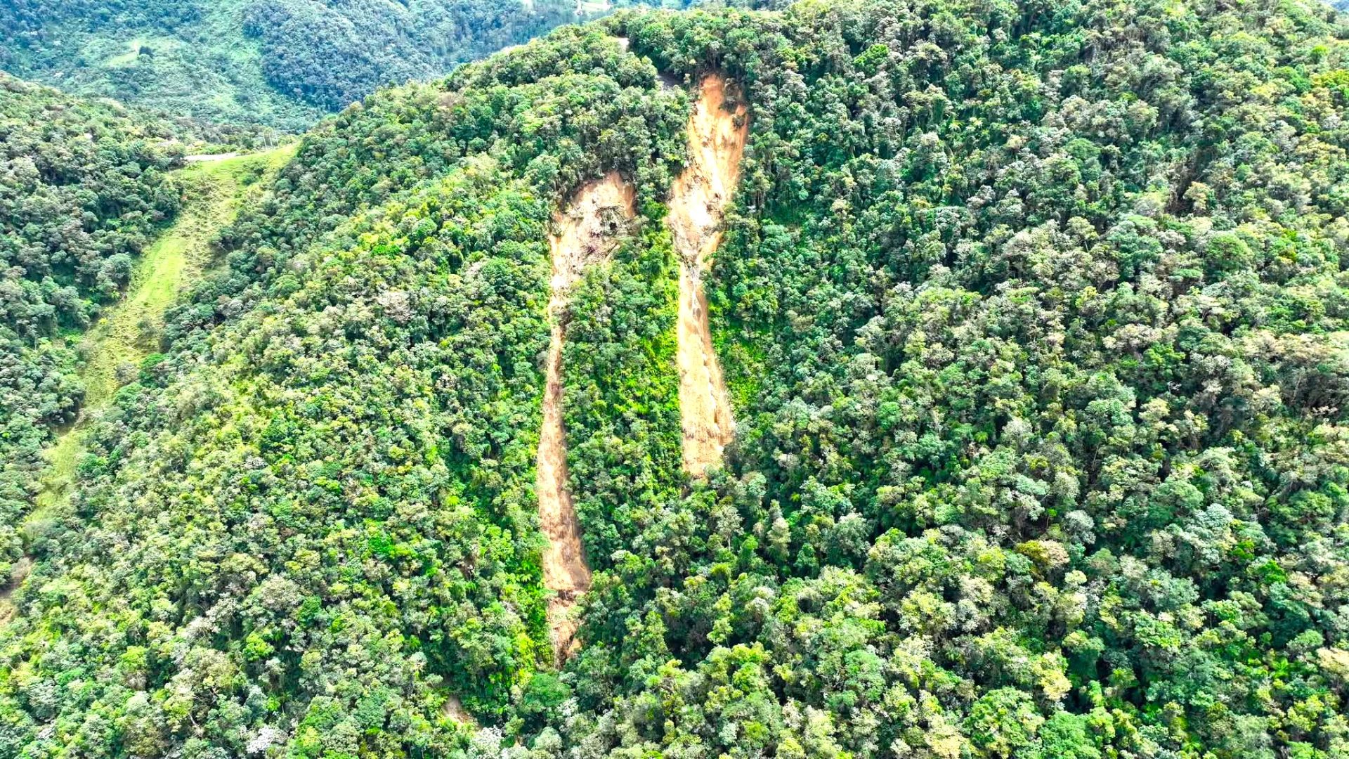 Alerta en Santa Rosa de Ubalá por deslizamiento que amenaza con represar la quebrada Santa Rita 10