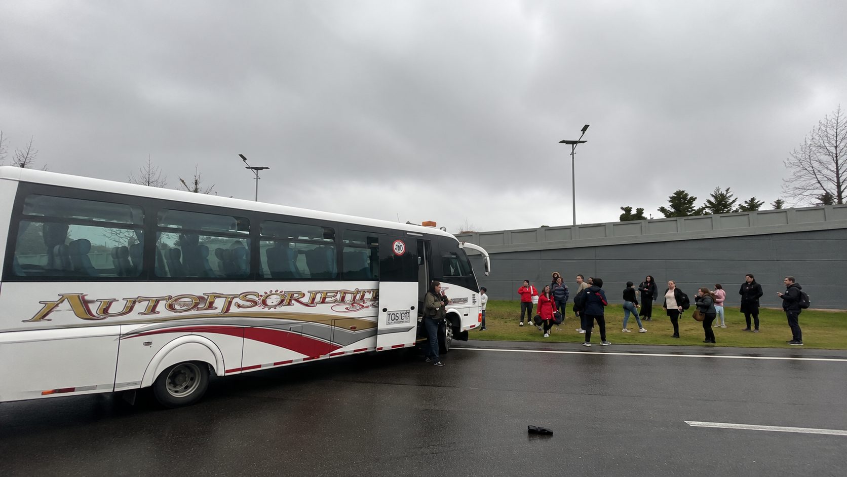 Un motociclista arrojó un guante con gas lacrimógeno al interior de un bus de servicio público en la vía Chía–Bogotá 7