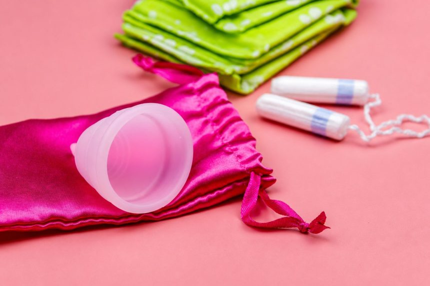 Chía entrega copas menstruales a estudiantes con formación sobre salud y cuidado ambiental