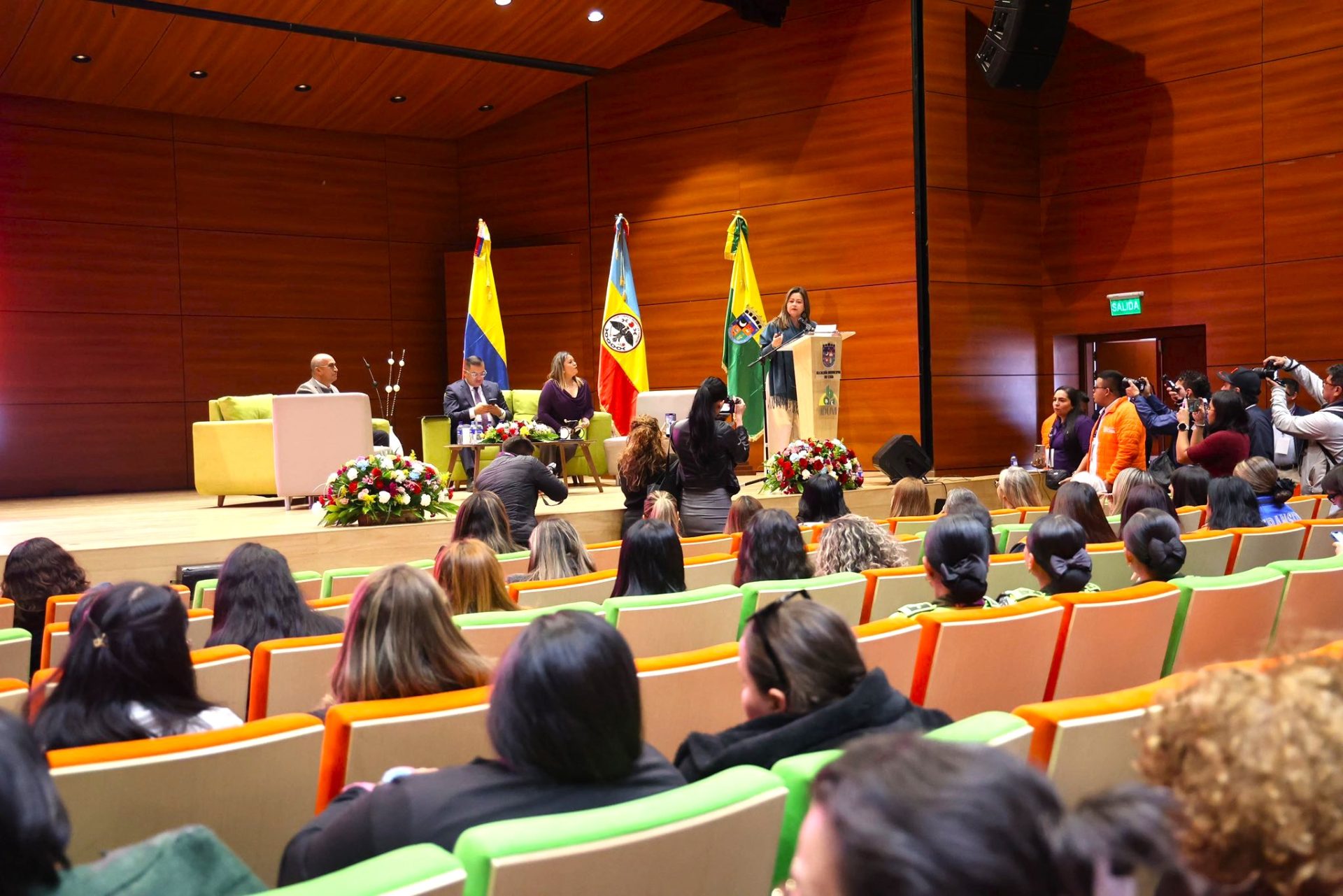 Chía impulsa oportunidades para más de 100 mujeres y promueve la regulación de buses bicicargueros 11 Chía impulsa oportunidades para más de 100 mujeres y promueve la regulación de buses bicicargueros 7