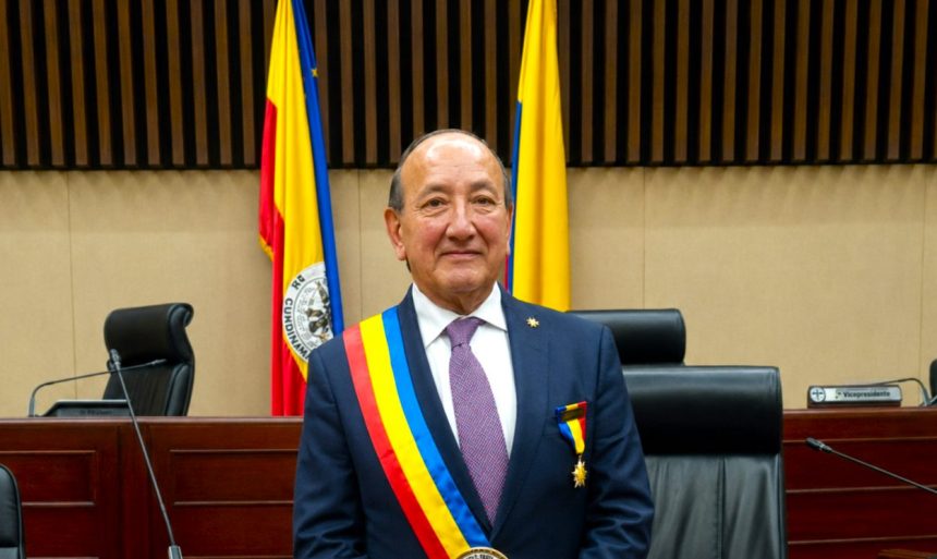 Oswaldo Borráez, el cirujano de Cachipay que convirtió una bolsa de polivinilo en una técnica reconocida internacionalmente
