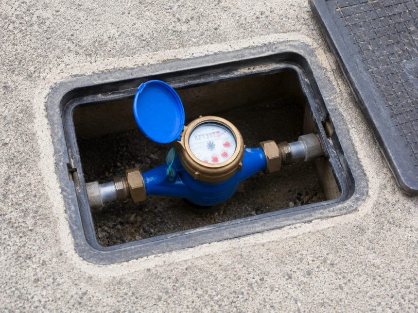 Usuarios no están obligados a cambiar medidores de agua, luz o gas si funcionan correctamente: SIC