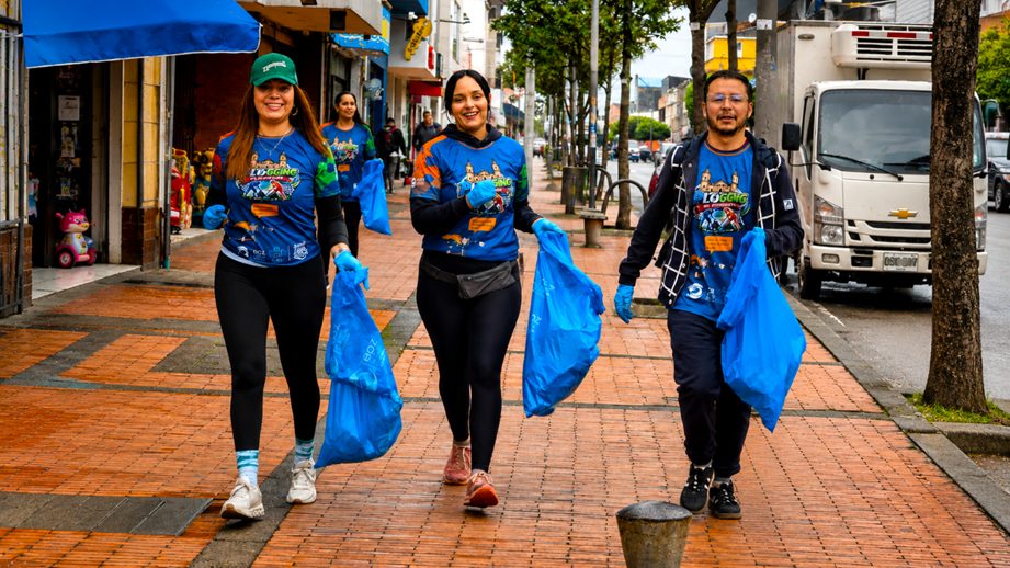 Más de 30 voluntarios participaron en jornada de plogging liderada por EPZ en la carrera Décima de Zipaquirá 3 Más de 30 voluntarios participaron en jornada de plogging liderada por EPZ en la carrera Décima de Zipaquirá 2
