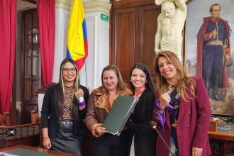 Las cuatro concejalas de Zipaquirá presentan proyecto contra la violencia política hacia las mujeres 11