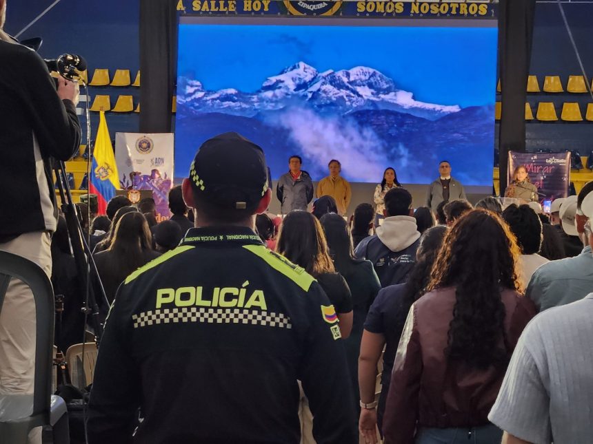 "El futuro de Zipaquirá seguirá siendo la educación": el mensaje que Petro dejó en su colegio