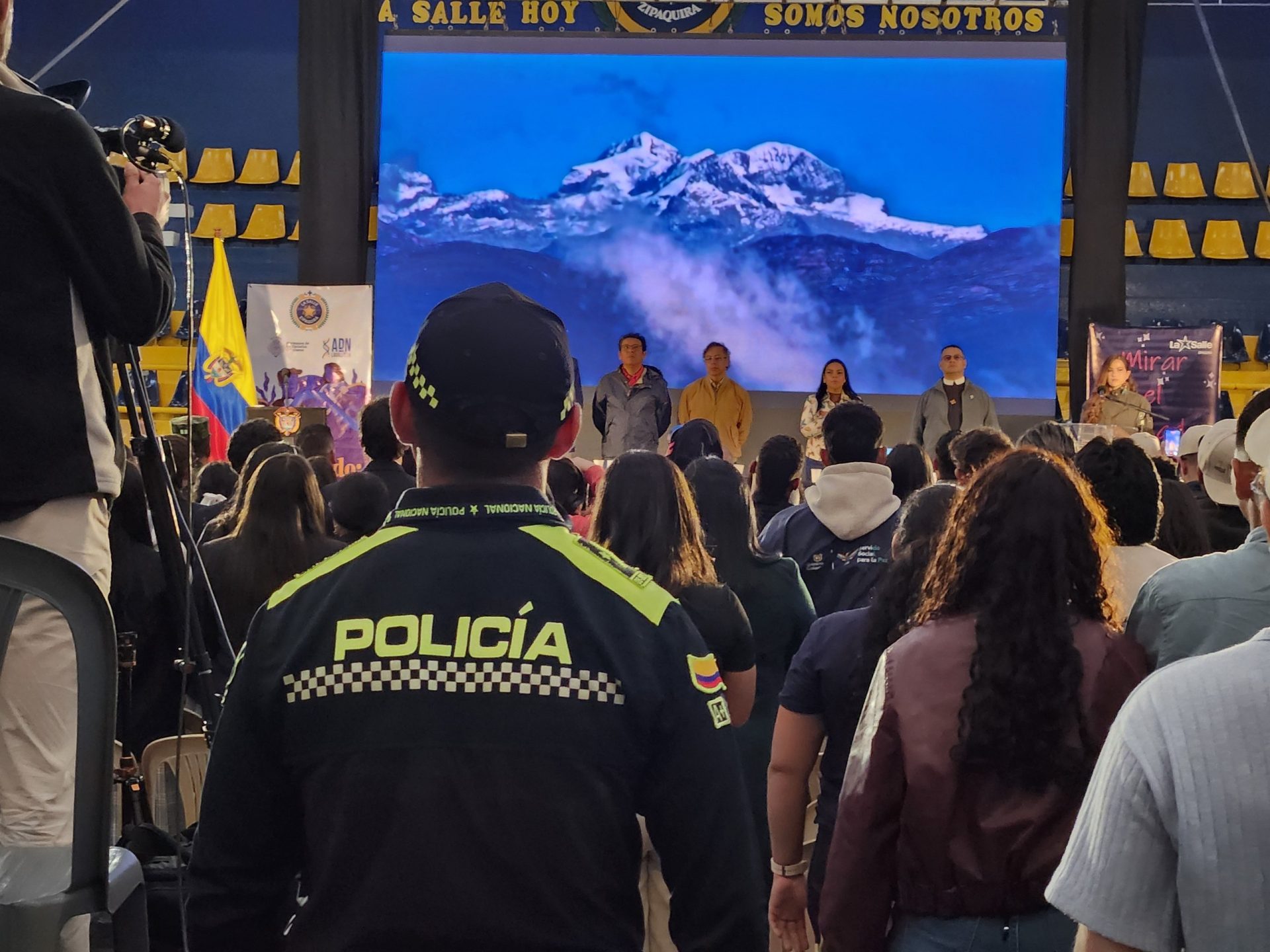 "El futuro de Zipaquirá seguirá siendo la educación": el mensaje que Petro dejó en su colegio 9 "El futuro de Zipaquirá seguirá siendo la educación": el mensaje que Petro dejó en su colegio 8