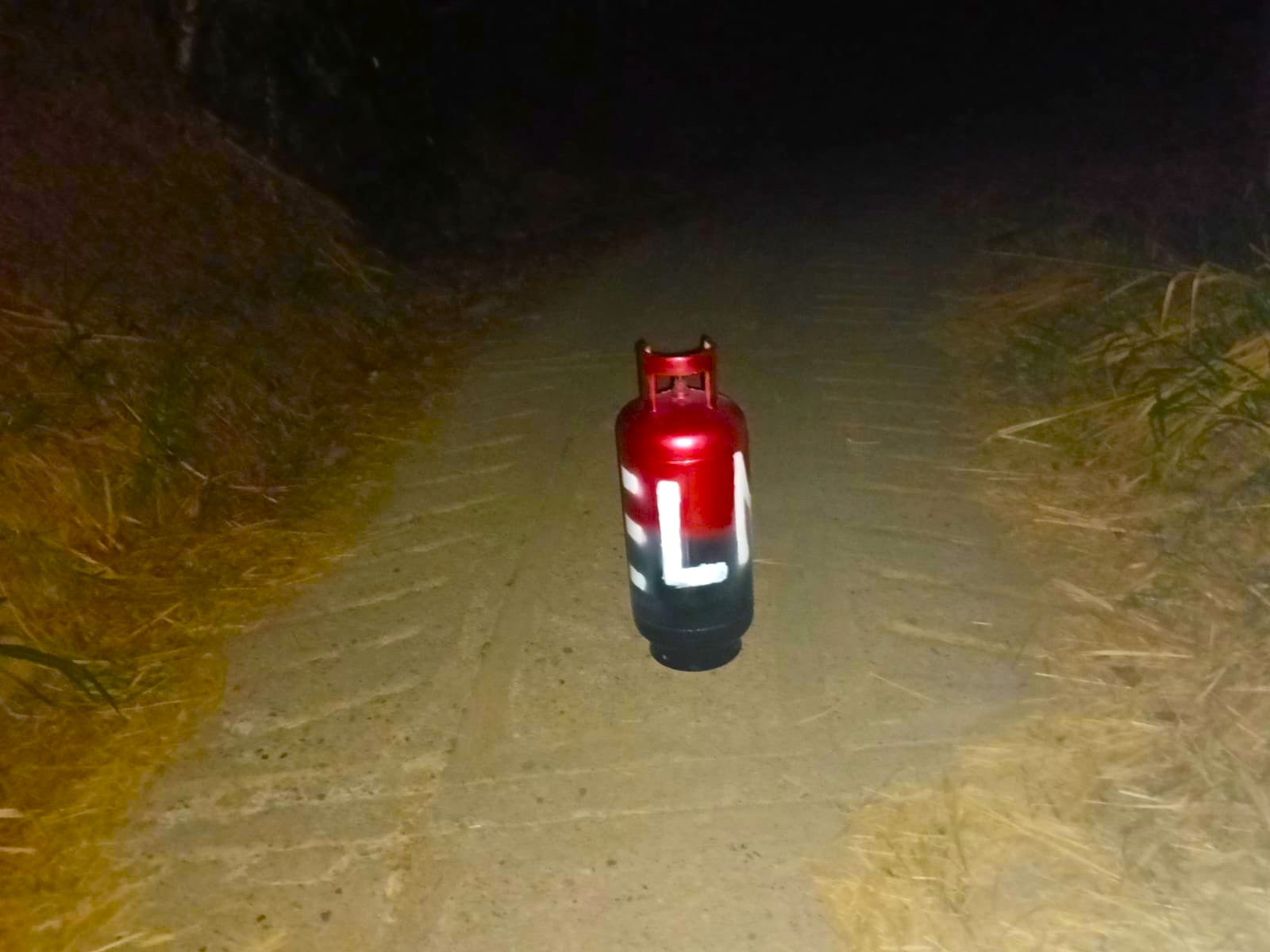Cilindro con mensajes alusivos a grupo armado genera alerta en Chaguaní; descartan presencia de explosivos 7 Cilindro con mensajes alusivos a grupo armado genera alerta en Chaguaní; descartan presencia de explosivos 6