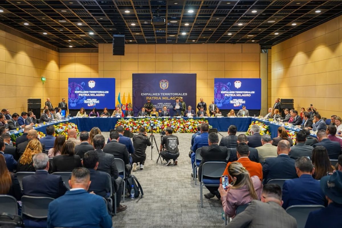 Gobernador de Cundinamarca presentó al nuevo Gobierno Nacional entrante un plan de infraestructura, vivienda y seguridad para el departamento 1 Gobernador de Cundinamarca presentó al nuevo Gobierno Nacional entrante un plan de infraestructura, vivienda y seguridad para el departamento