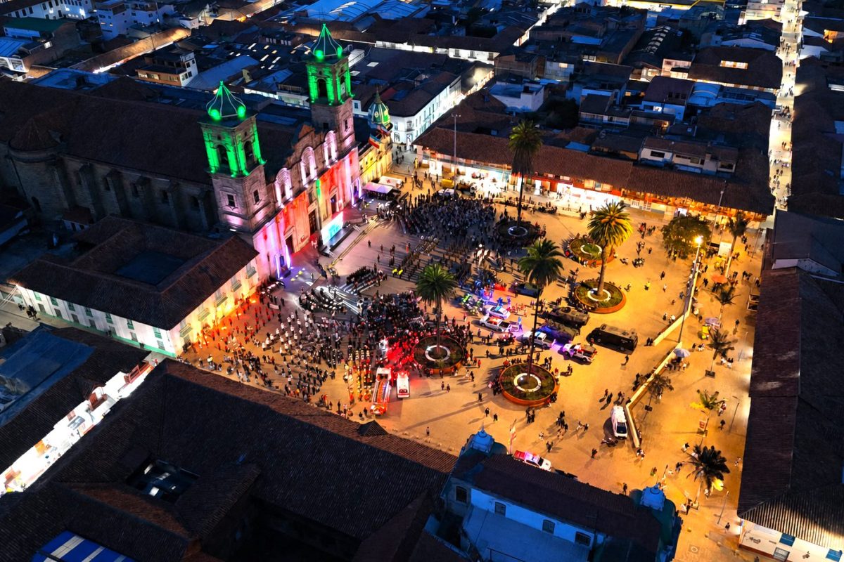 Zipaquirá honró a sus Mártires y presentó avances del Regiotram, vías y renovación urbana 1 Zipaquirá honró a sus Mártires y presentó avances del Regiotram, vías y renovación urbana