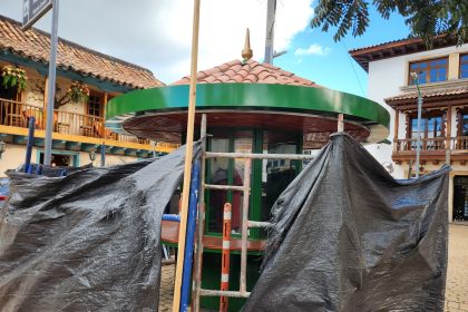 Zipaquirá revive parte de su antiguo parque principal con un nuevo quiosco y jardineras 19 Zipaquirá revive parte de su antiguo parque principal con un nuevo quiosco y jardineras 18