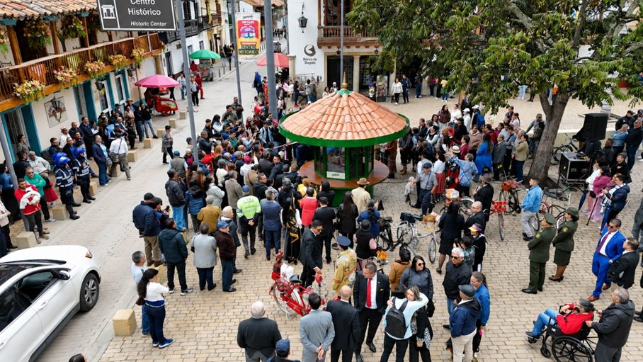 Zipaquirá honró a sus Mártires y presentó avances del Regiotram, vías y renovación urbana 5 Zipaquirá honró a sus Mártires y presentó avances del Regiotram, vías y renovación urbana 4
