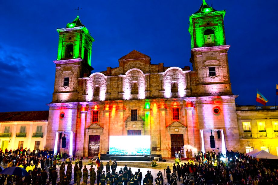 Zipaquirá honró a sus Mártires y presentó avances del Regiotram, vías y renovación urbana 7 Zipaquirá honró a sus Mártires y presentó avances del Regiotram, vías y renovación urbana 6