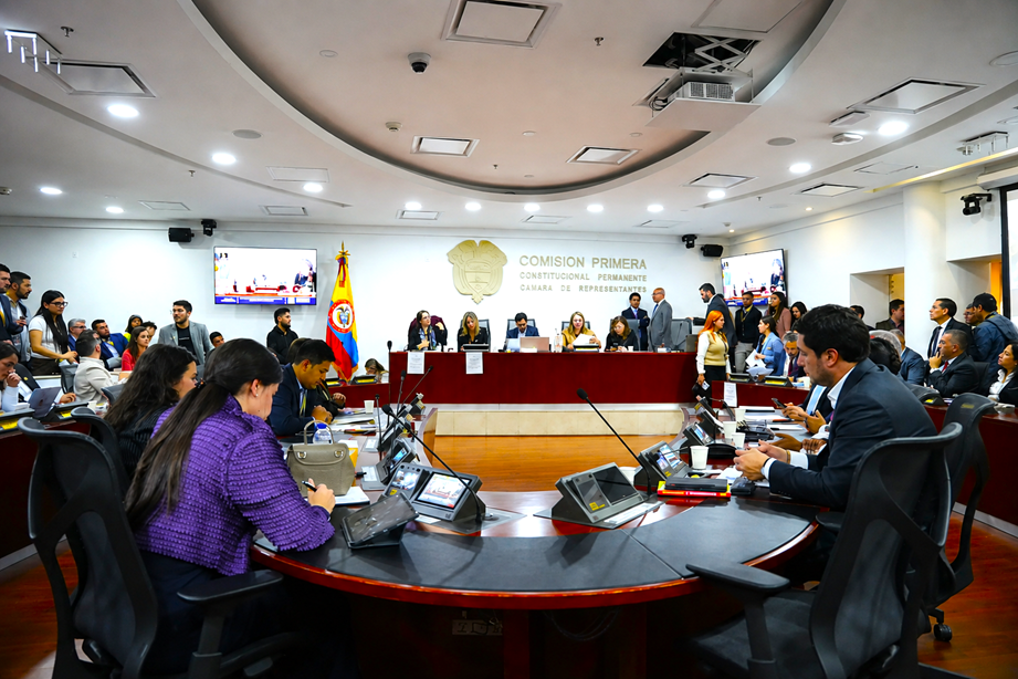 HRW alerta que al menos 1.500 menores han sido reclutados en Colombia desde 2021 1