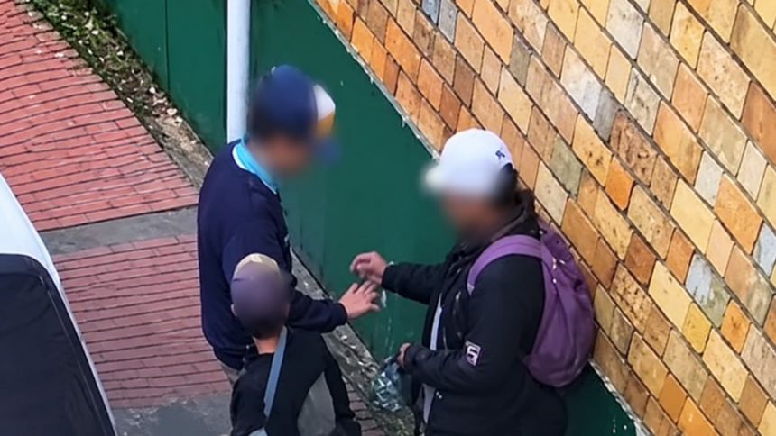 Operativo en la Plaza de Mercado de Zipaquirá deja una captura por presunto tráfico de estupefacientes 24 Operativo en la Plaza de Mercado de Zipaquirá deja una captura por presunto tráfico de estupefacientes 23