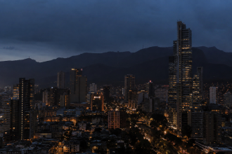 Bogotá, en alerta: el Gobierno advierte riesgo de apagón por falta de redes de transmisión 10