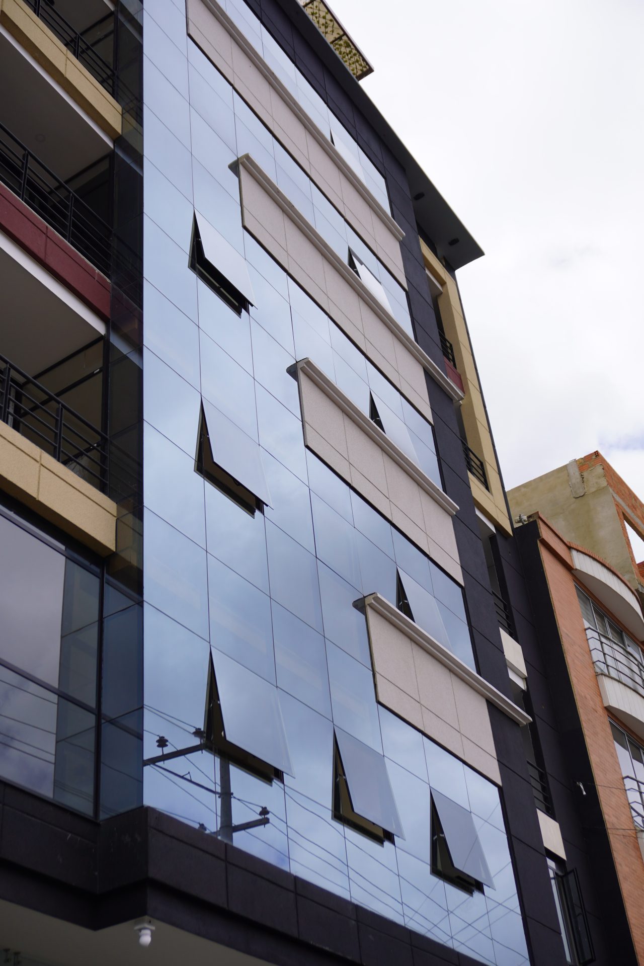 Edificio Vértice, sobre la avenida principal de Zipaquirá, ofrece apartamentos con terraza de 360 grados y locales comerciales en arriendo 2