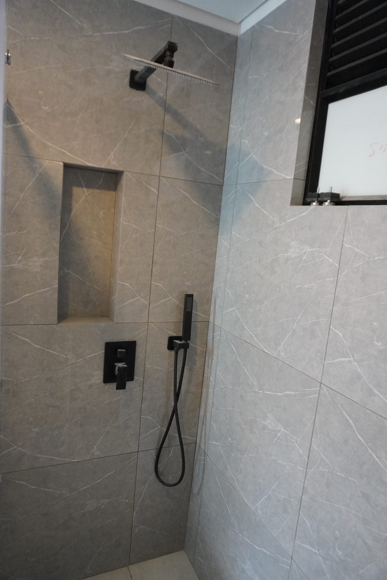 Edificio Vértice, sobre la avenida principal de Zipaquirá, ofrece apartamentos con terraza de 360 grados y locales comerciales en arriendo 14