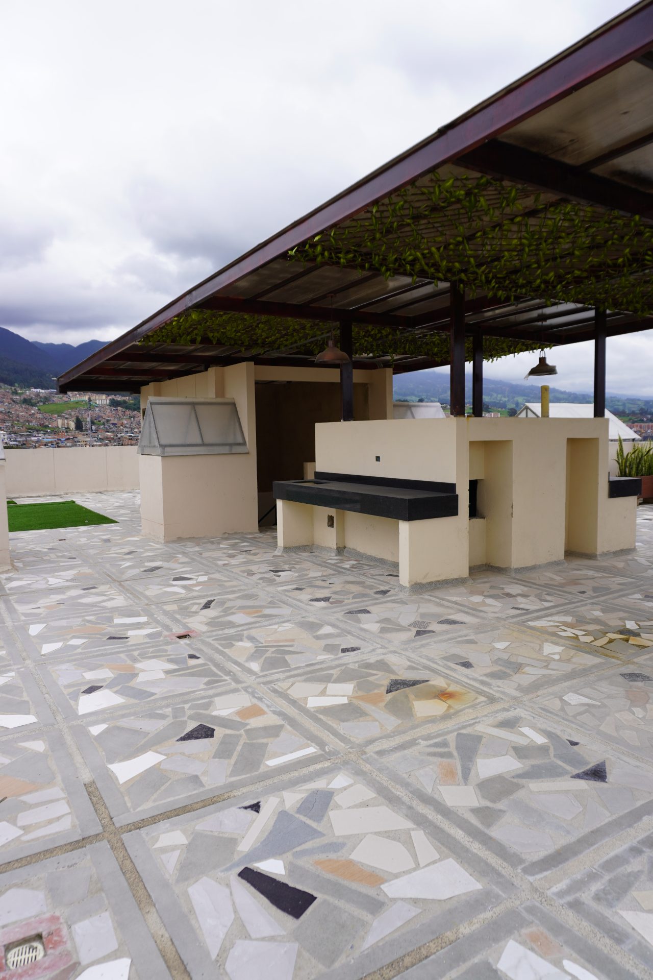 Edificio Vértice, sobre la avenida principal de Zipaquirá, ofrece apartamentos con terraza de 360 grados y locales comerciales en arriendo 15