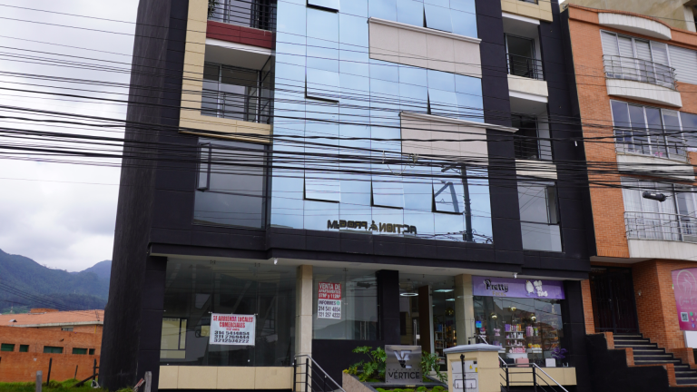 Edificio Vértice, sobre la avenida principal de Zipaquirá, ofrece apartamentos con terraza de 360 grados y locales comerciales en arriendo 1 Edificio Vértice, sobre la avenida principal de Zipaquirá, ofrece apartamentos con terraza de 360 grados y locales comerciales en arriendo