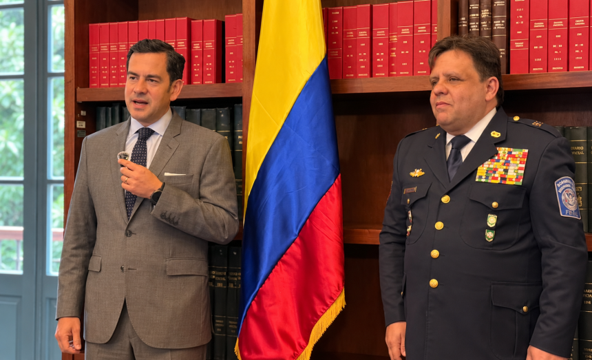 Declaran insubsistente a Germán Miranda, director nacional de Bomberos, por presuntas irregularidades