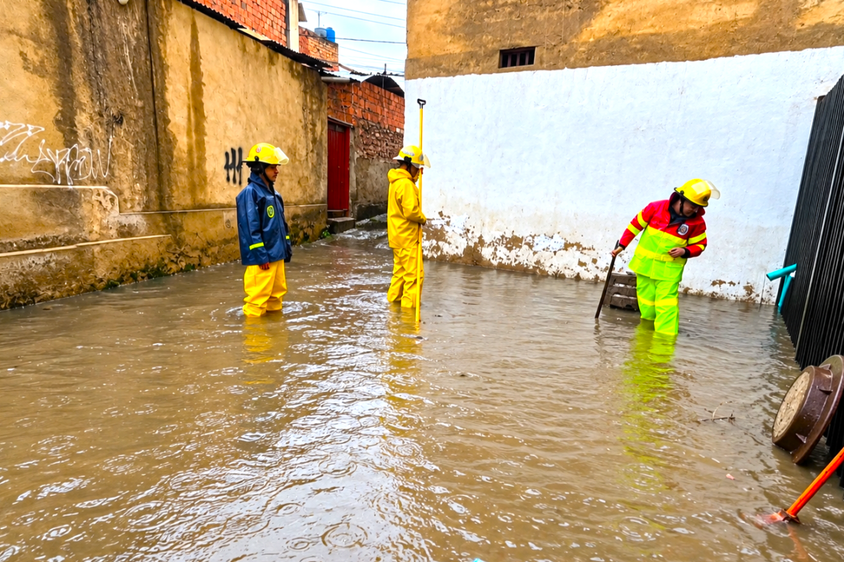 Emergencia en Fusagasugá: fuertes lluvias desbordan la quebrada Pekín y provocan inundaciones