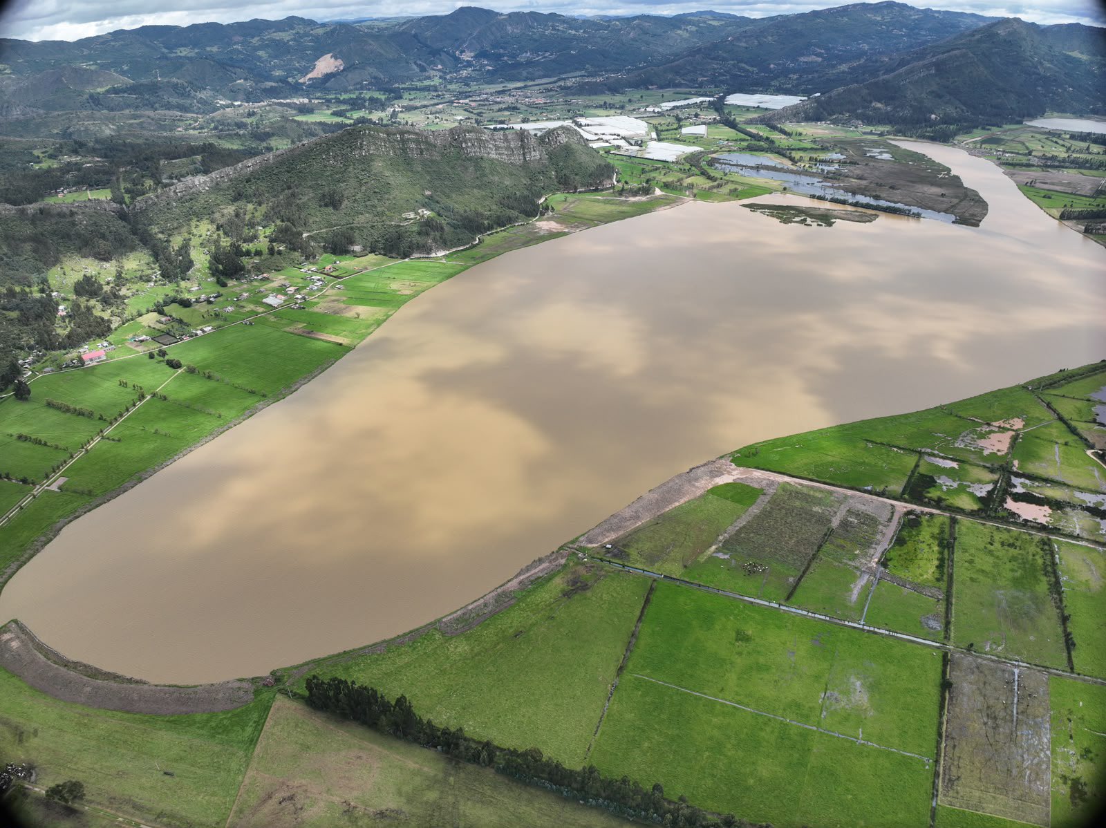 En Cundinamarca se transforma la laguna de Cucunubá: obras hidráulicas podrían dar paso al aviturismo y al senderismo sostenible 10