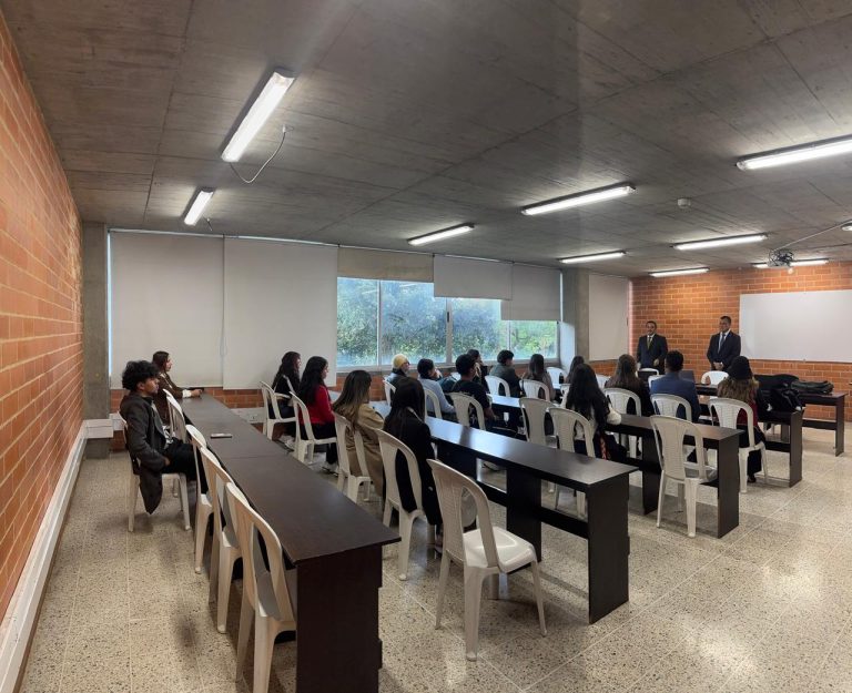 Universidad Colegio Mayor de Cundinamarca abre inscripciones para estudiar Derecho en Zipaquirá, con matrícula gratuita 1 Universidad Colegio Mayor de Cundinamarca abre inscripciones para estudiar Derecho en Zipaquirá, con matrícula gratuita