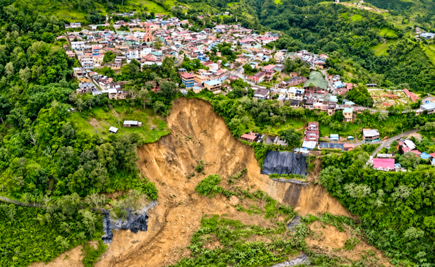 Viviendas en riesgo por movimiento en masa en Quetame: gestionan $12.000 millones para un muro de contención 1 Viviendas en riesgo por movimiento en masa en Quetame: gestionan $12.000 millones para un muro de contención
