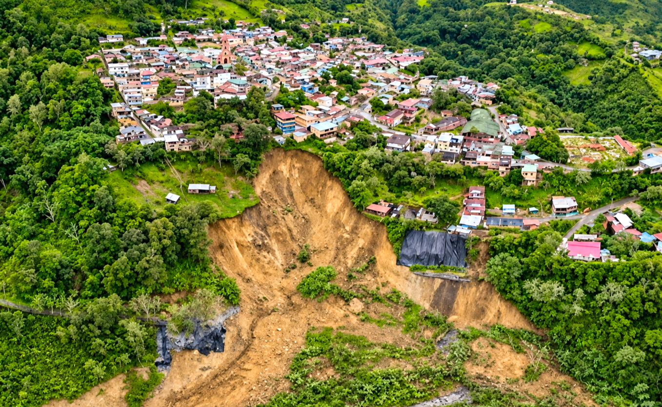 Viviendas en riesgo por movimiento en masa en Quetame: gestionan $12.000 millones para un muro de contención 11 Viviendas en riesgo por movimiento en masa en Quetame: gestionan $12.000 millones para un muro de contención 10