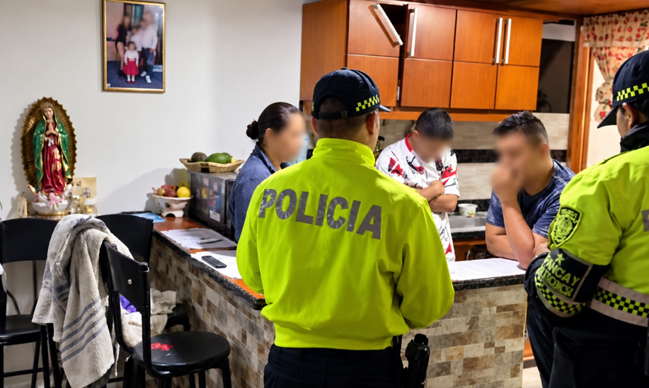 Cajicá: capturan a un adulto y aprehenden a un adolescente por presunta participación en agresión con varilla 2 Cajicá: capturan a un adulto y aprehenden a un adolescente por presunta participación en agresión con varilla 1