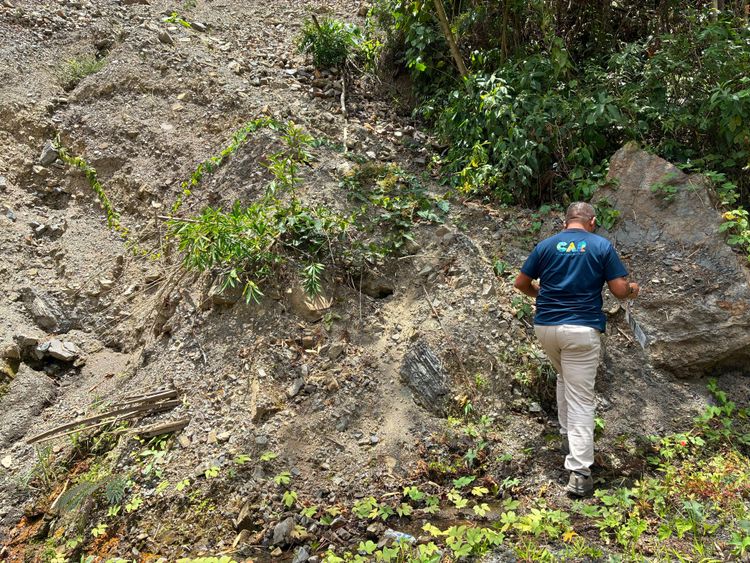 Suspenden una cantera en Cundinamarca por derrumbe sobre la vía San Cayetano - Paime