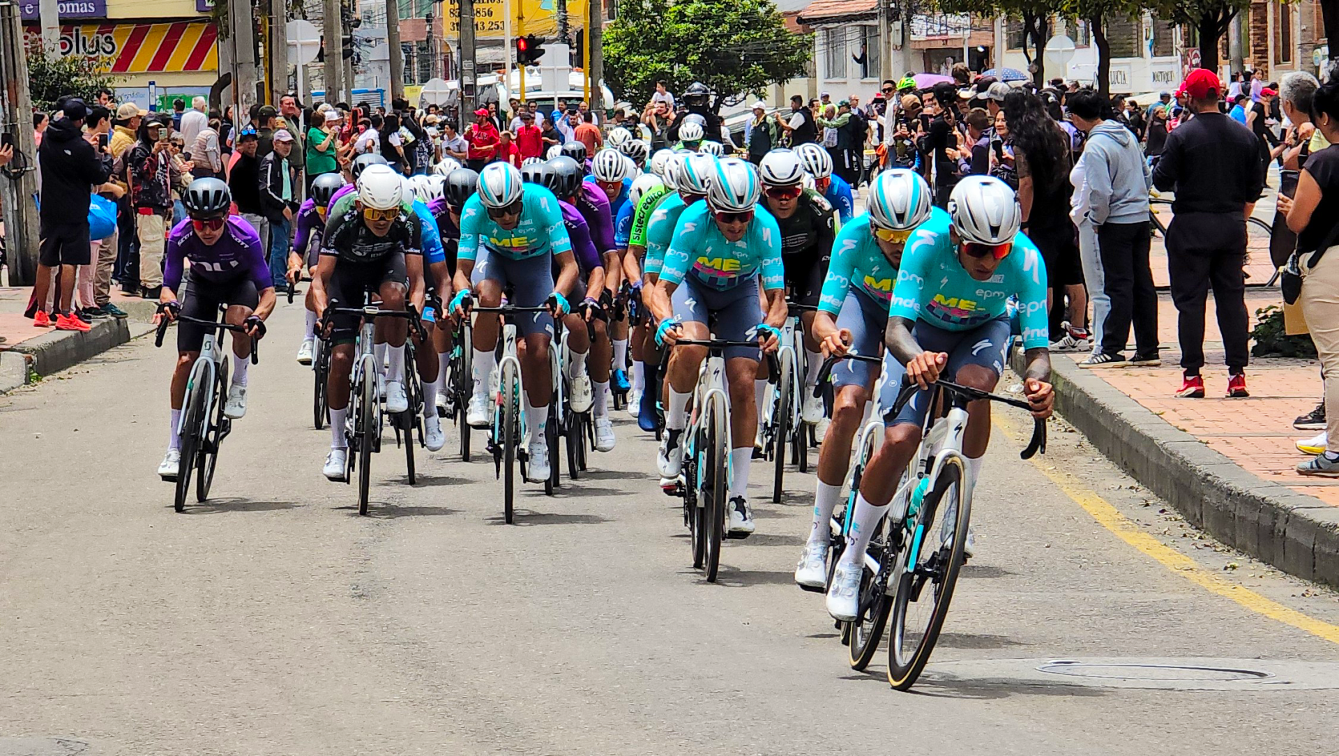 Wilmar Paredes ganó en Zipaquirá la primera etapa del Clásico RCN 2026 tras recorrer 182,9 kilómetros 11