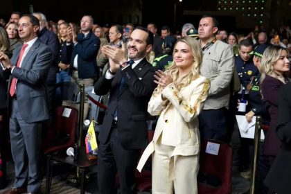 Ana Lucía Pineda Aruachán, primera dama de la Nación, cumple agenda en la Casa Social de la Mujer de Zipaquirá 26