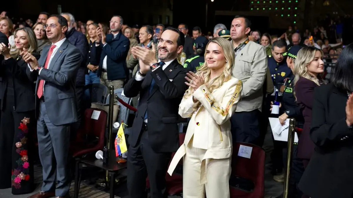Ana Lucía Pineda Aruachán, primera dama de la Nación, cumple agenda en la Casa Social de la Mujer de Zipaquirá 6